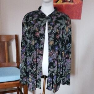 Alex Evenings- Black and White Branded Label Detail